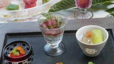 食事・飲み物 / 4