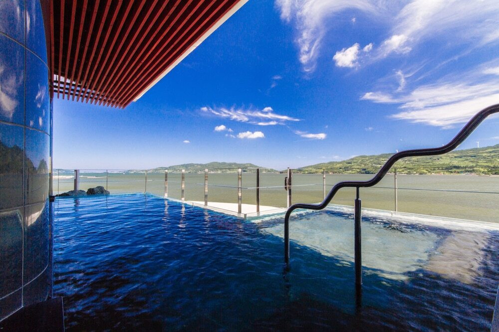 温泉に浸かりながら、オーシャンビューを満喫3566964