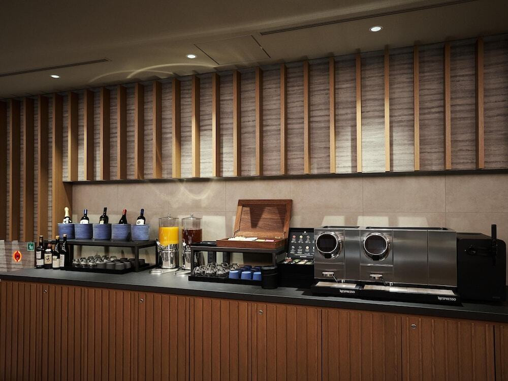 ラウンジ 間／フリードリンク