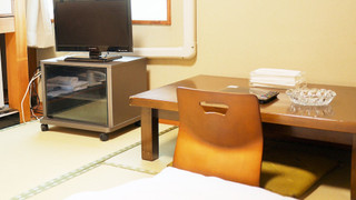 和室6畳・バストイレ共用　喫煙可能