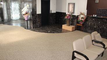 内部エントランス / 2