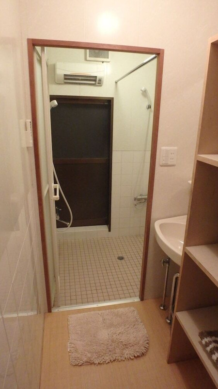 バスルームのシャワー