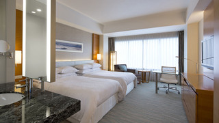 デラックス ルーム ダブルベッド 2 台