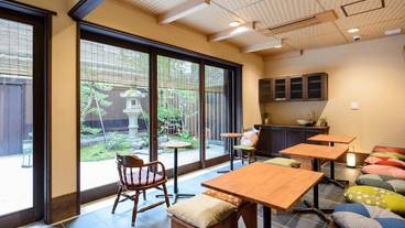 ロビー応接スペース / 8