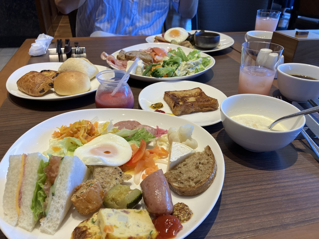 朝食