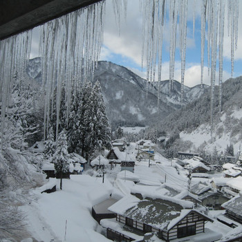 山間の素朴な宿3438286