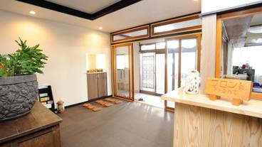 内部エントランス / 2