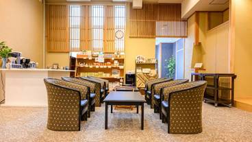 ロビーラウンジ / 3