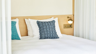 コーナースイート（クイーンベッド1台・ソファベッド2台）