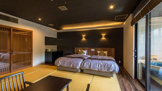 和室 喫煙可 半露天風呂付き