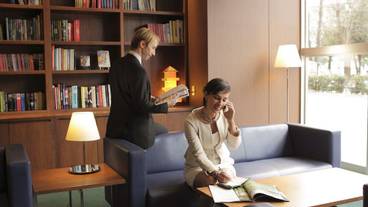 ロビー応接スペース / 6