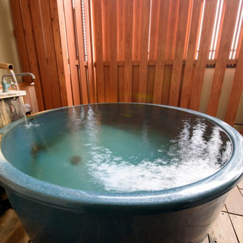 全室露天風呂付き、散策に疲れたらかけ流し天然温泉でさっぱり3512336