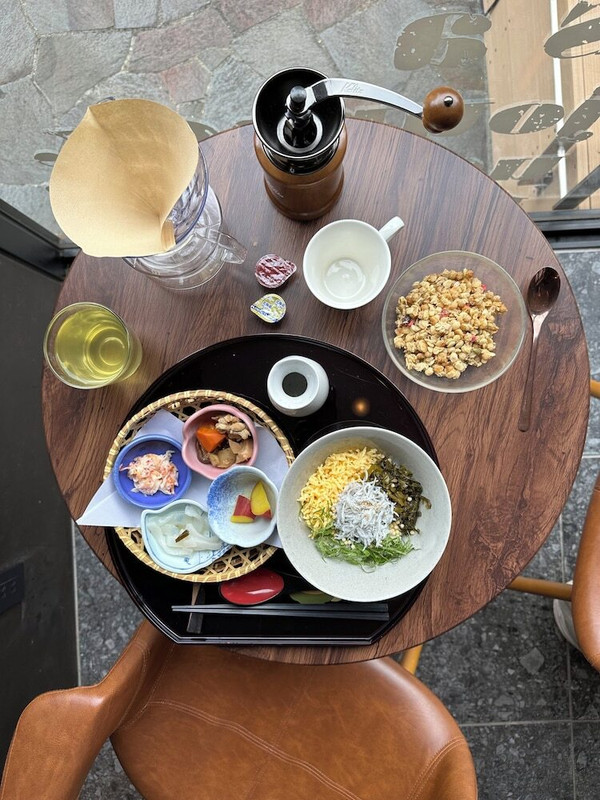 朝食