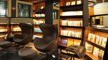 森ラウンジ　ライブラリー / 2