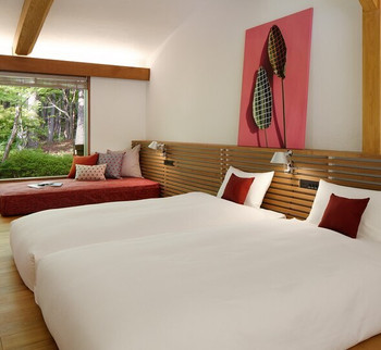 まるで水辺に浮かぶ花「宿泊棟・別館」3699242