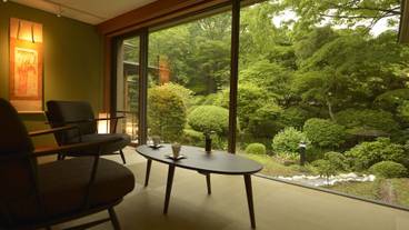 ロビー応接スペース / 3