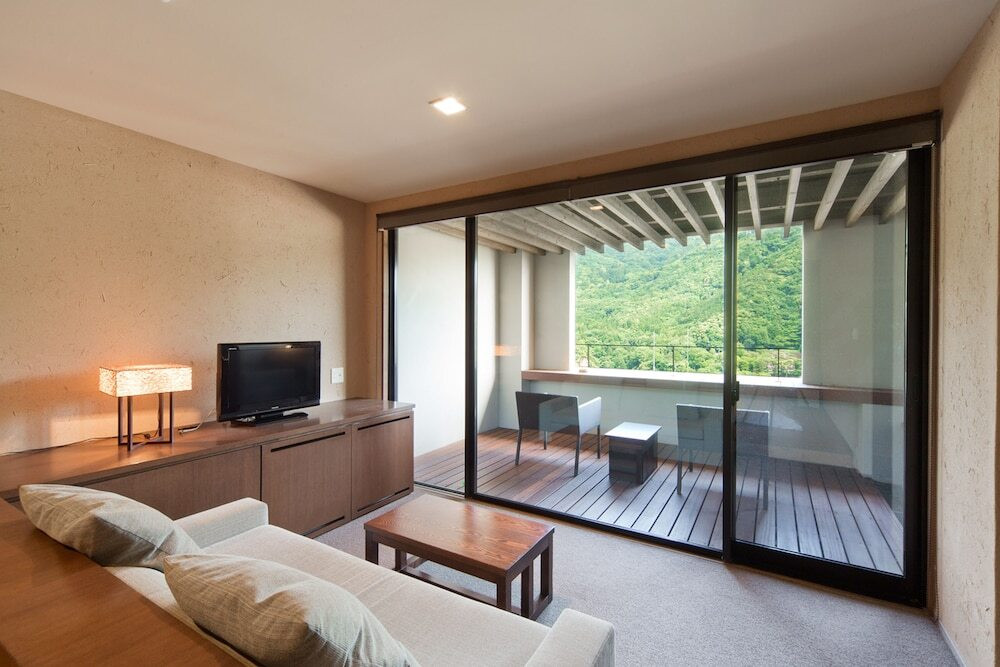 4. 露天風呂客室で湯ごもりステイ「箱根湯本温泉 あうら 橘」3392249