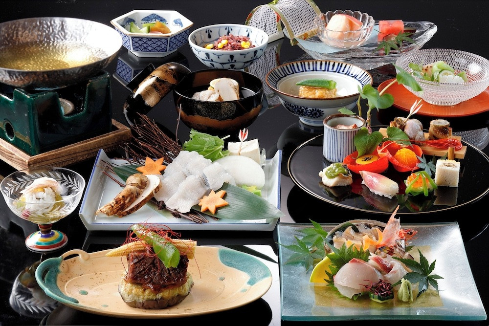 1日3組の料理旅館で四季折々の景色と旬の味覚を4285020