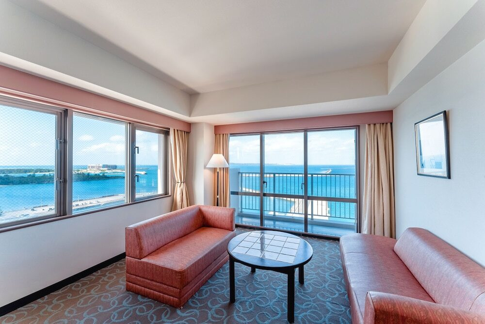 市街地にも海にも好アクセスの、全室オーシャンビューのホテル4022463