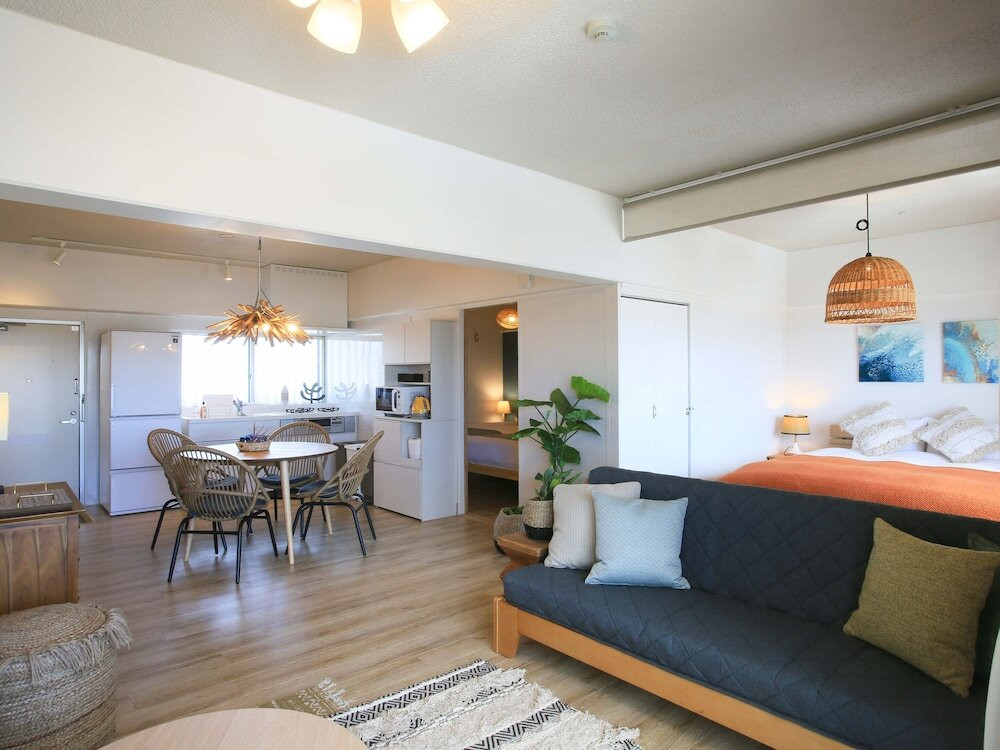 客室内のダイニングエリア