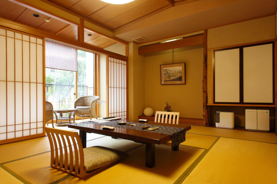 金魚が泳ぐ大浴場、静かにくつろげる宿3968111