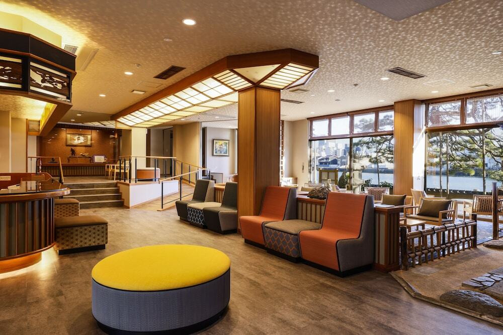 宍道湖のほとりに佇む、立地抜群の宿4023001