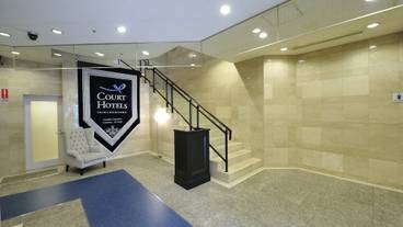 内部エントランス / 2