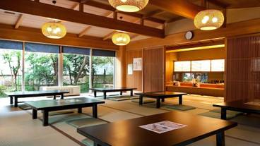 旅館のお食事処 / 7