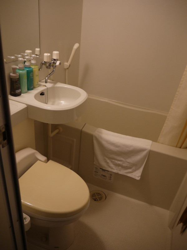 大浴場とは別に各部屋にも浴室あります