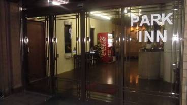 施設の入り口 / 9