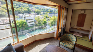 [喜咲] 川側 かけ流し露天風呂付和室 広々12.5帖 (48平米)