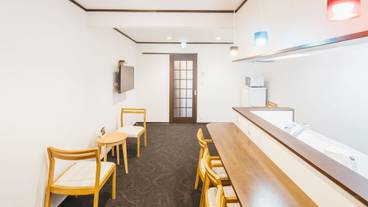 客室内のダイニングエリア / 22