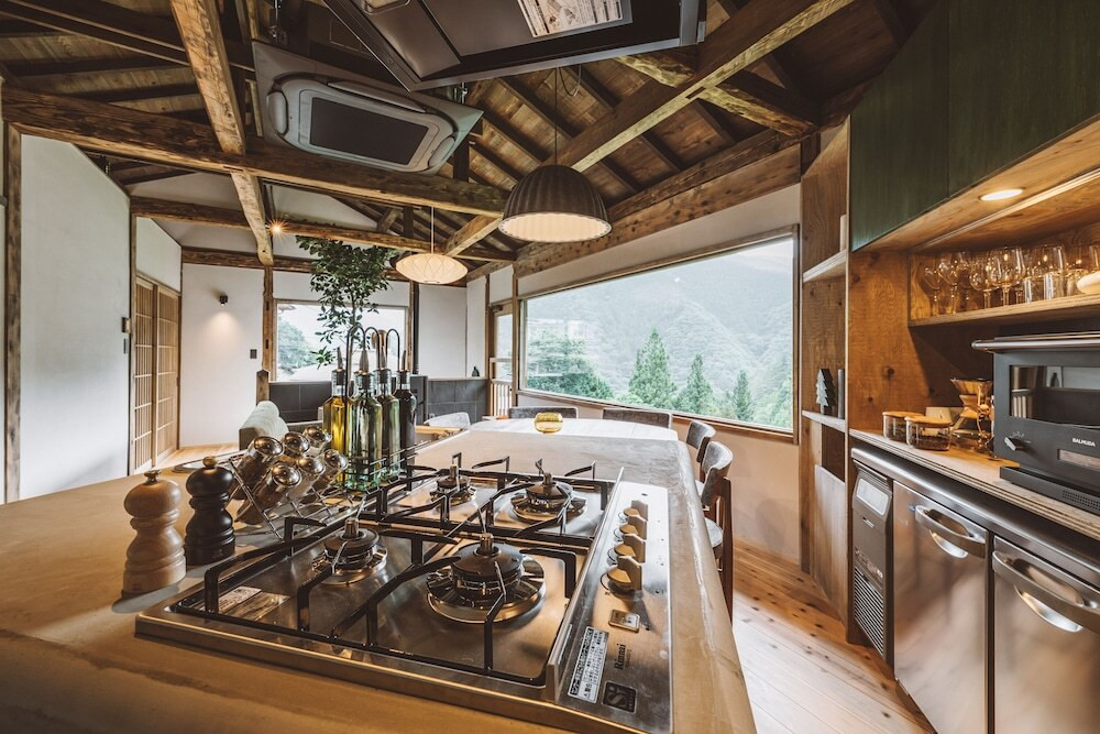 崖の家 KONAGATA 1 キッチン