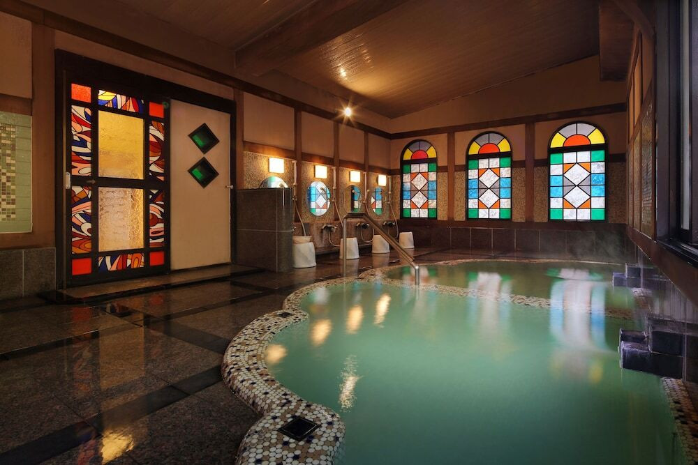 異なる2つの源泉を楽しめる！大正ロマンあふれる大浴場3421345