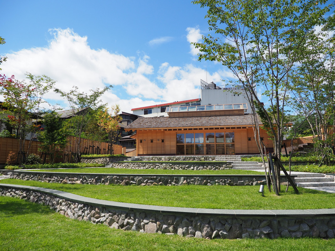 裏草津／高台広場