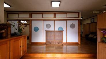 内部エントランス / 2