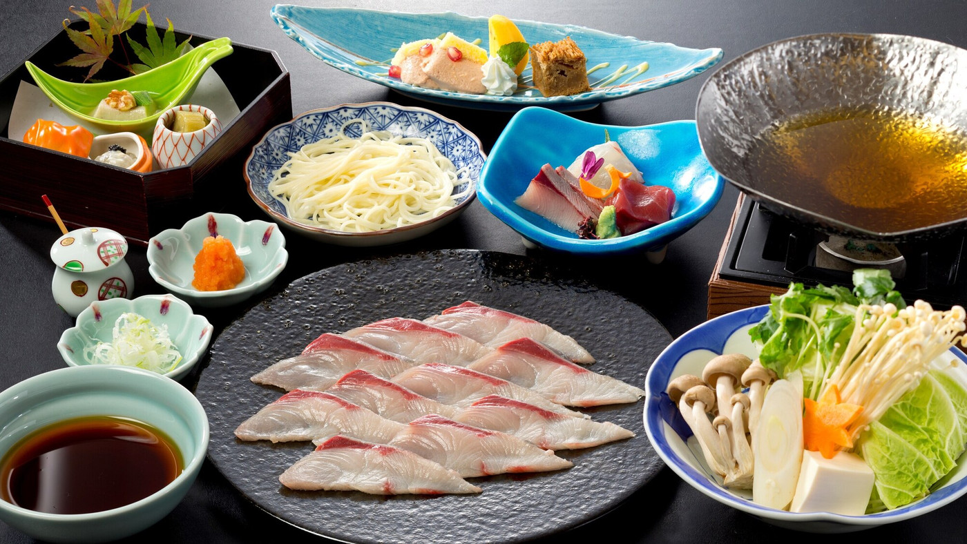 きらめく夜景に両親もうっとり♡自然の中でのんびりできる絶景宿3527471