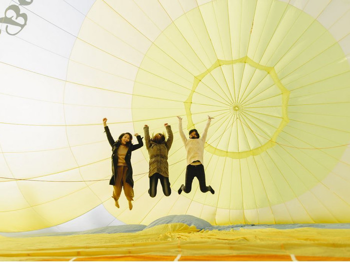 大きなバルーンの中に入って写真撮影！こんな体験、なかなかできません♪