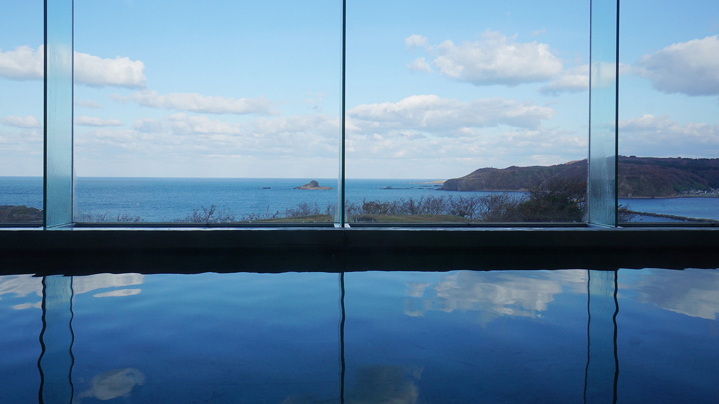 波の音が聞こえるオーシャンビューに心が鎮まる3929197