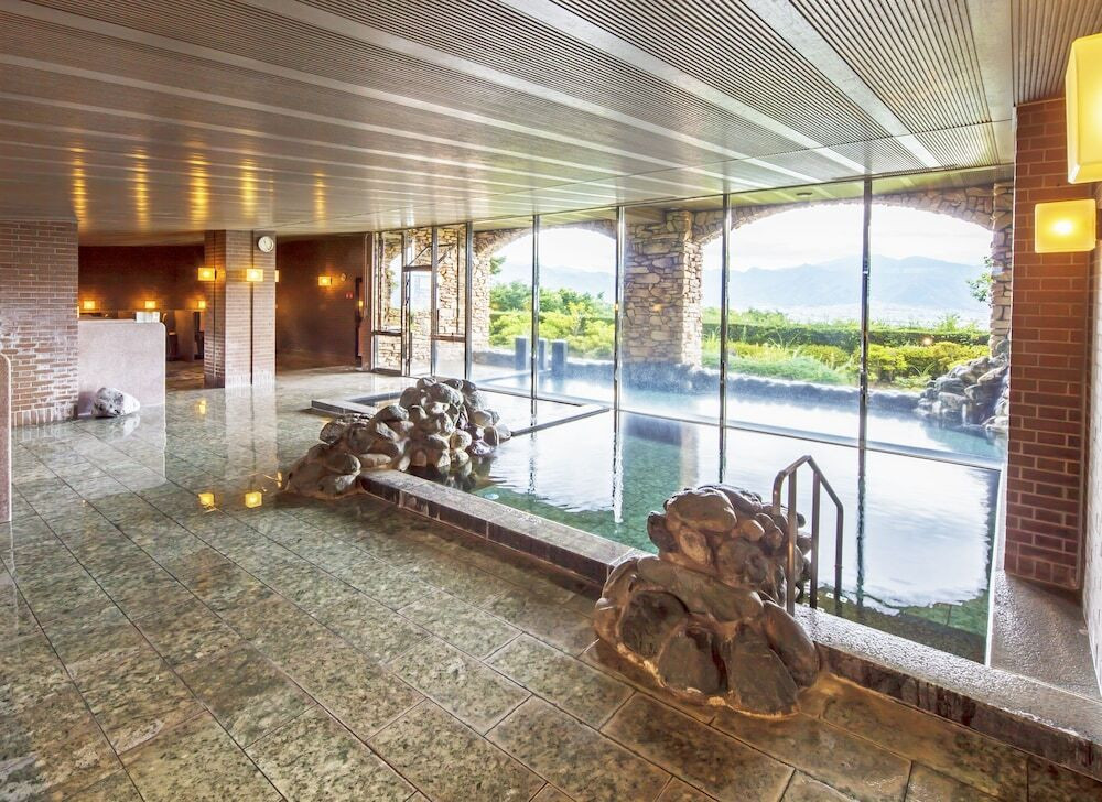 気軽にワインを楽しめる。甲府盆地を見渡す絶景ホテル3462872