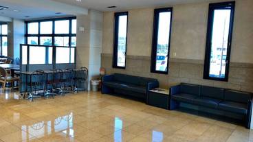 ロビーラウンジ / 3