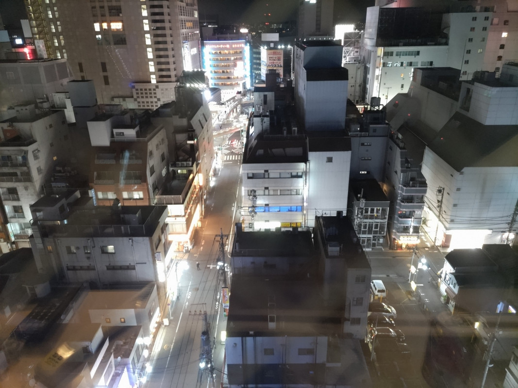 ホテルの部屋から見た八王子駅方面