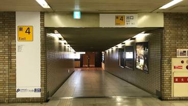 施設の入り口 / 30