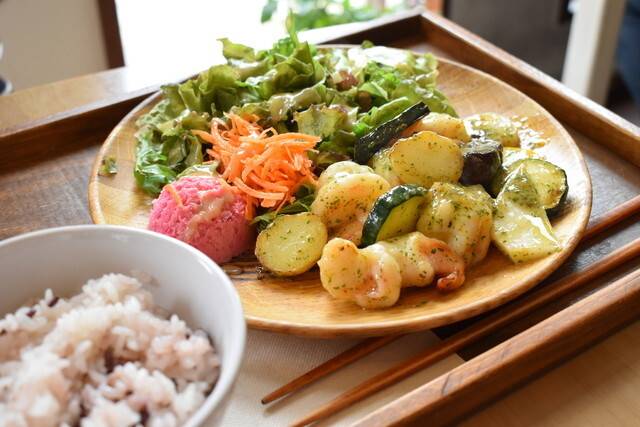 ぷりぷり海老の玄米塩こうじ炒め / 3