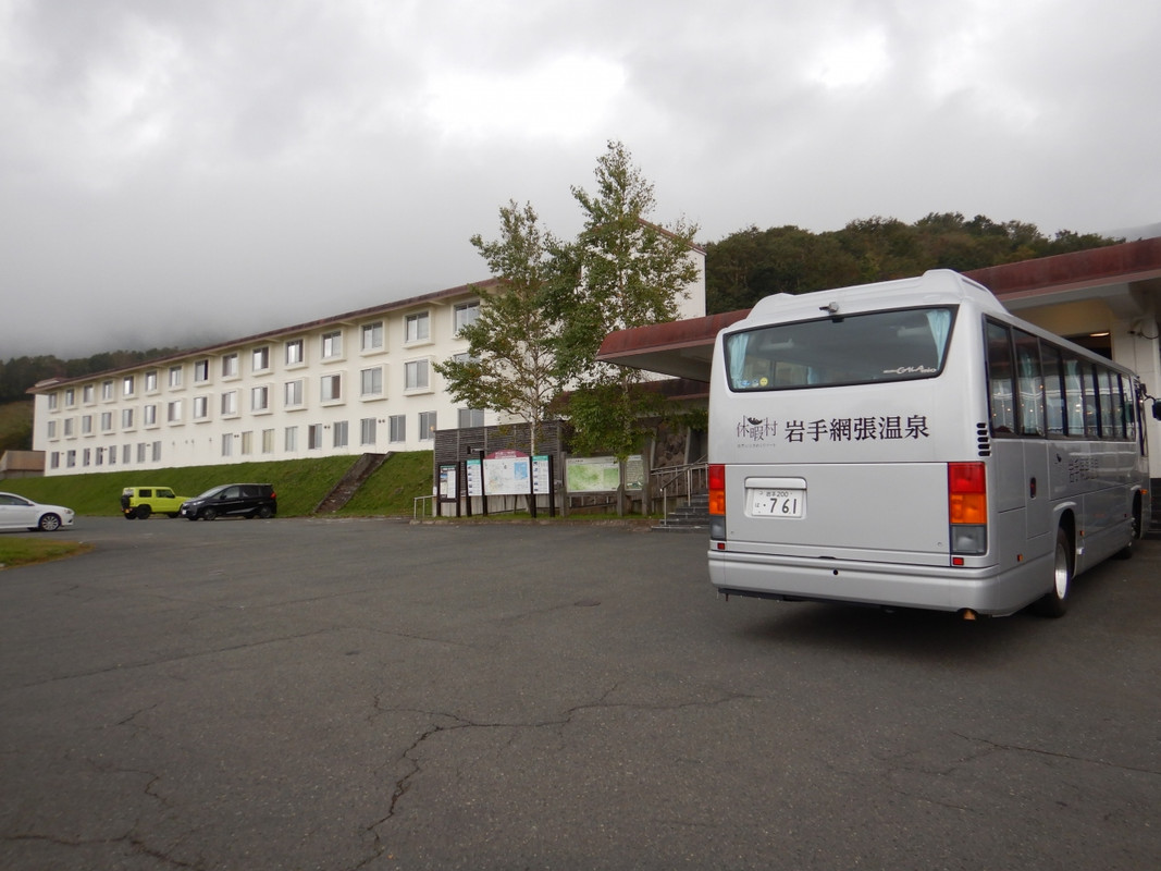 盛岡駅から送迎バス45分で到着です