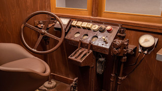 KAWASEMI (Stay in a train) 禁煙