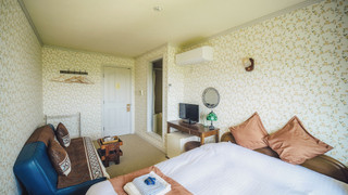 デザイン ルーム ダブルベッド 1 台 パーシャルシービュー