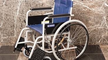 お客様用の車椅子 / 2