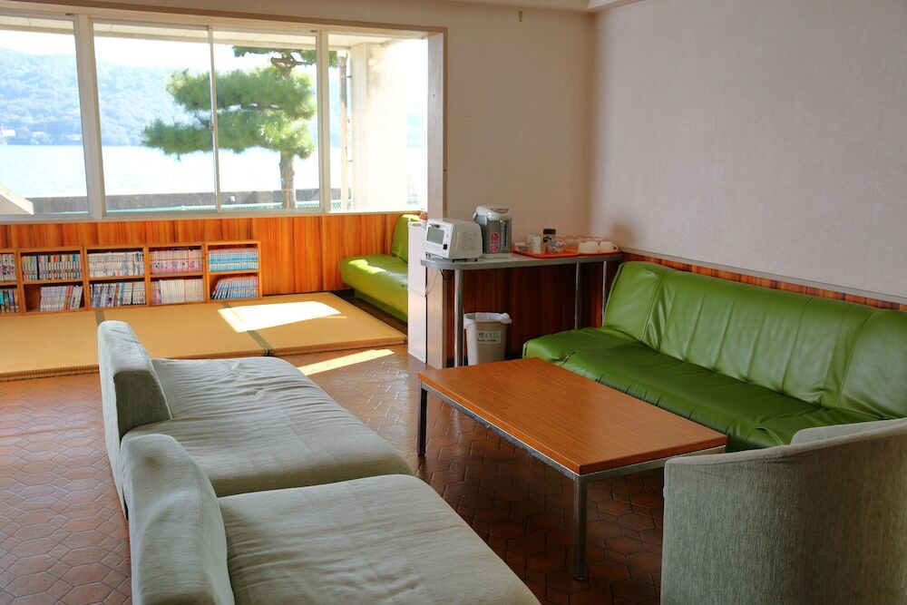 ロビーラウンジ