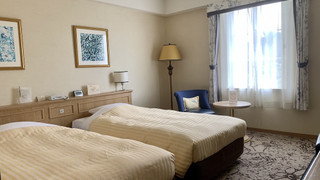 ツインルーム (Symphony)